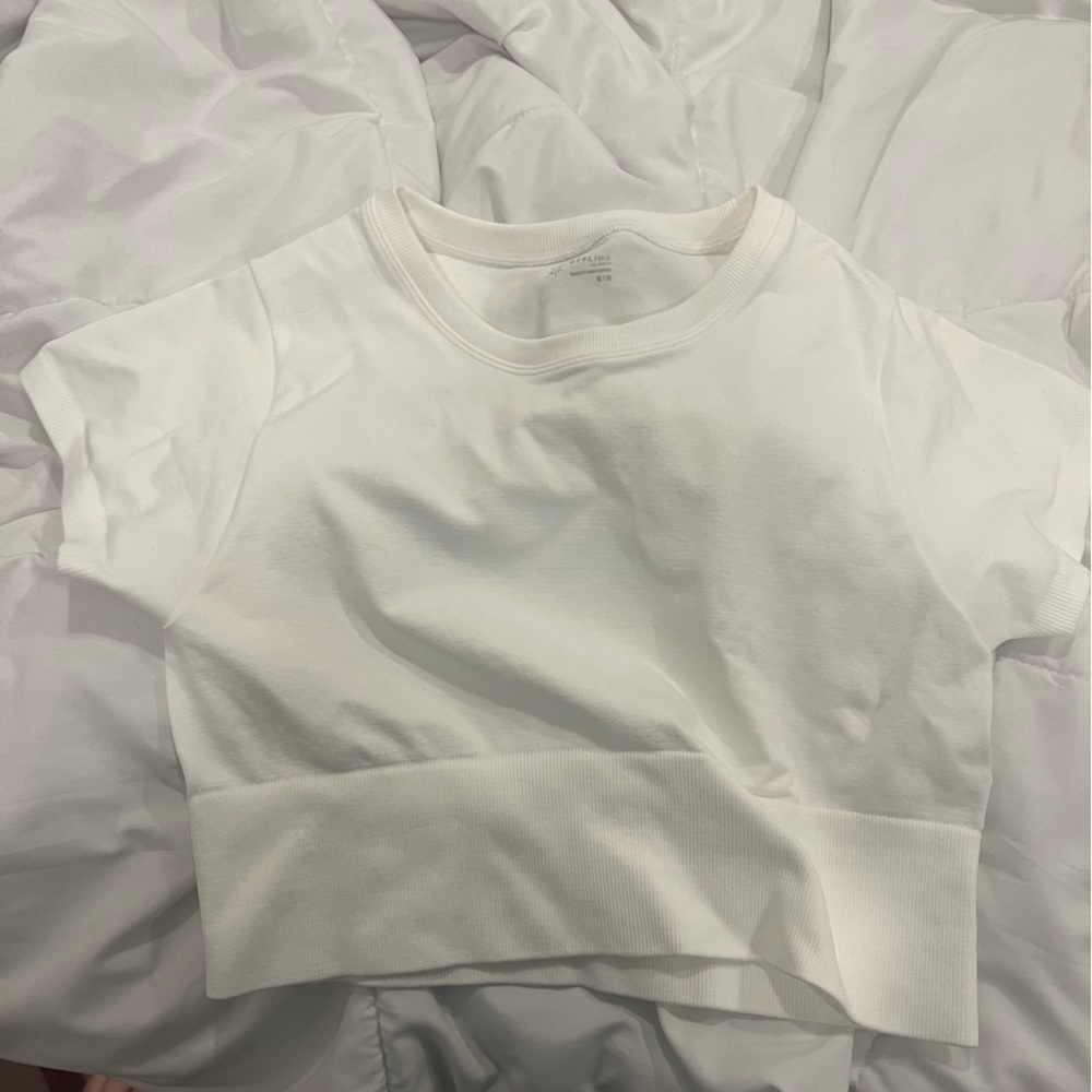 NEVER WORN AERIE WHITE WORKOUT TOP